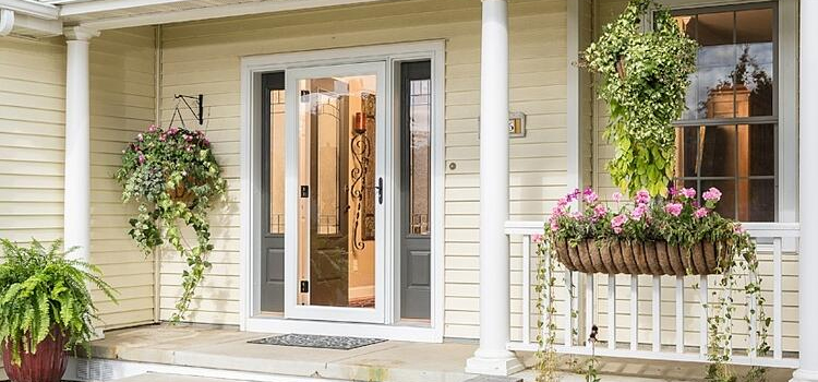 screen door installation in East Rancho Dominguez